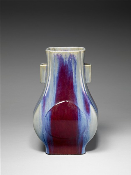 爐鈞釉貫耳杏葉瓶