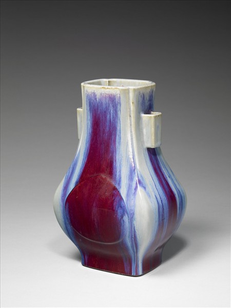 爐鈞釉貫耳杏葉瓶