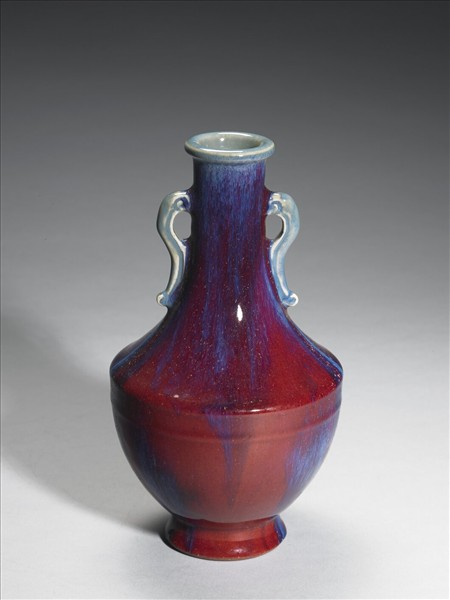 爐鈞釉雙耳瓶
