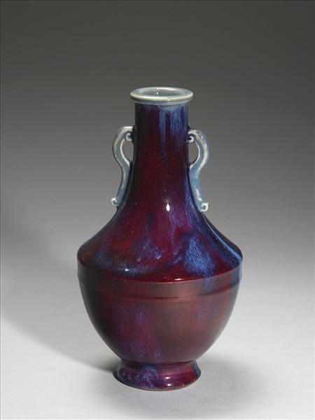 爐鈞釉雙耳瓶