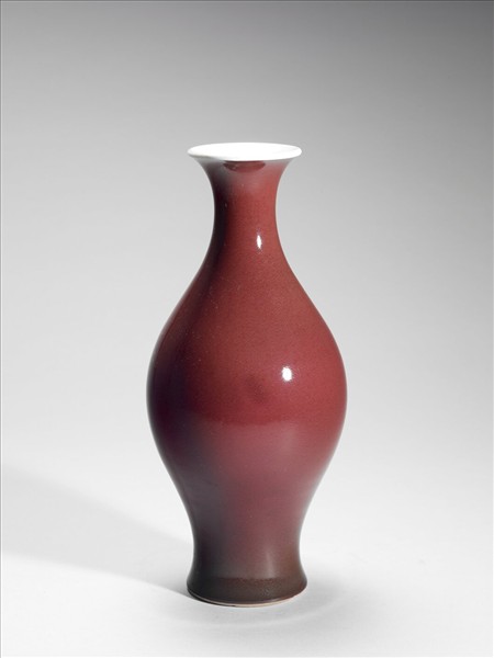 霽紅釉橄欖瓶