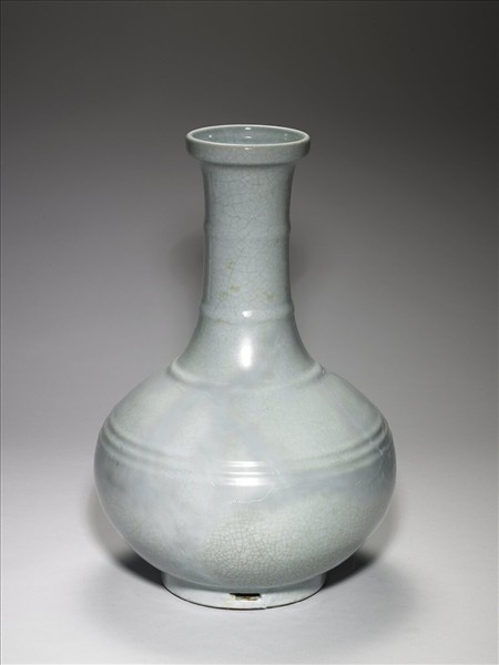 青瓷弦紋盤口壺