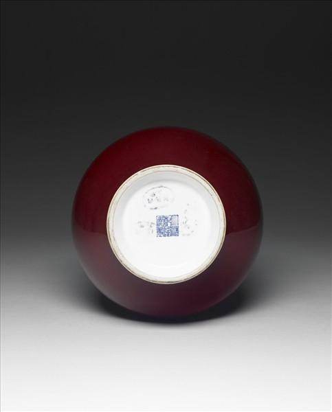 霽紅釉玉壺春瓶