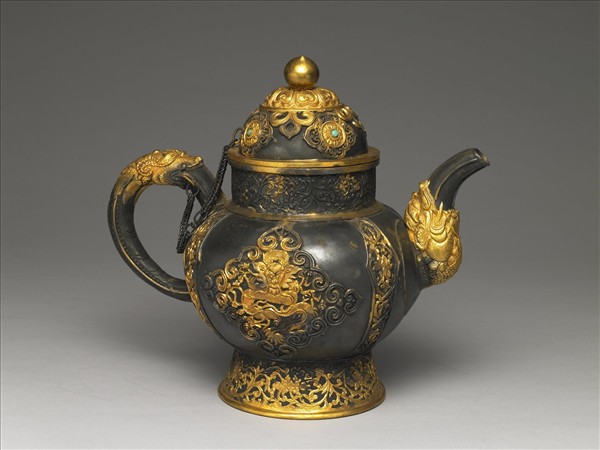 銀嵌綠松石鑲金龍紋壺