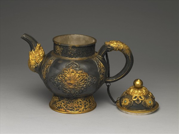 銀嵌綠松石鑲金龍紋壺