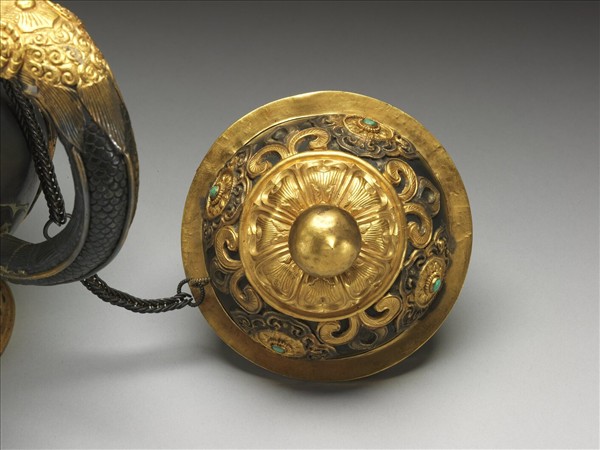 銀嵌綠松石鑲金龍紋壺