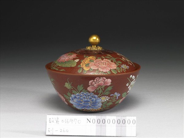 宜興胎畫琺瑯四季花卉蓋碗