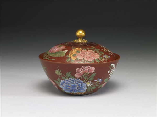 宜興胎畫琺瑯四季花卉蓋碗