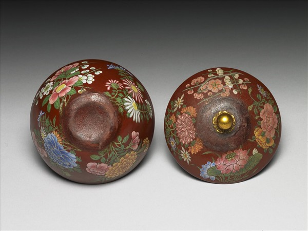 宜興胎畫琺瑯四季花卉蓋碗