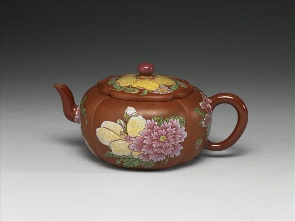 宜興胎畫琺瑯海棠式茶壺