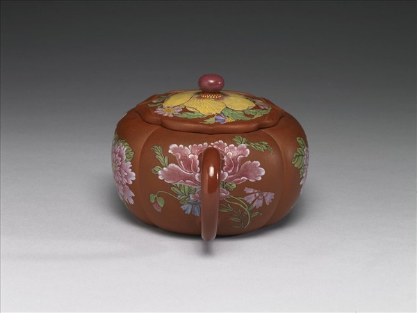 宜興胎畫琺瑯海棠式茶壺