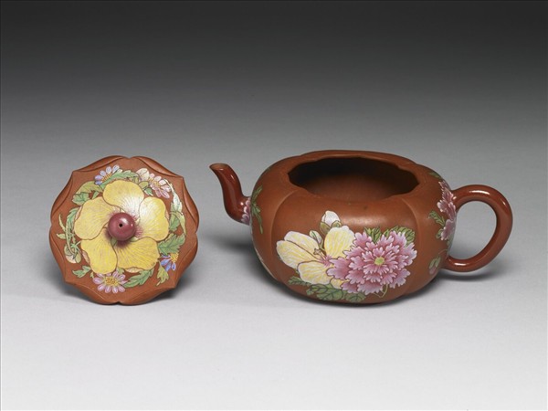 宜興胎畫琺瑯海棠式茶壺