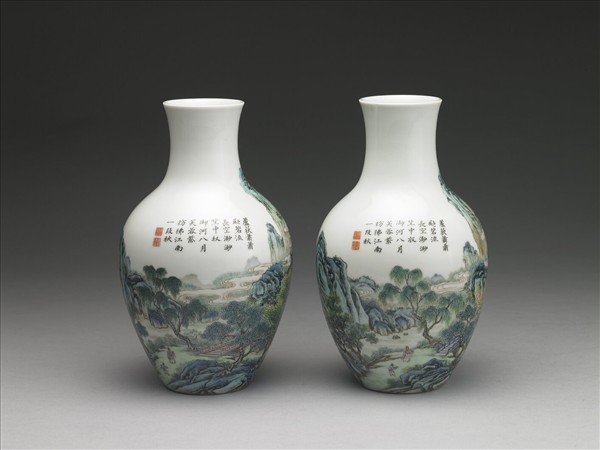 洋彩山水人物觀音瓶