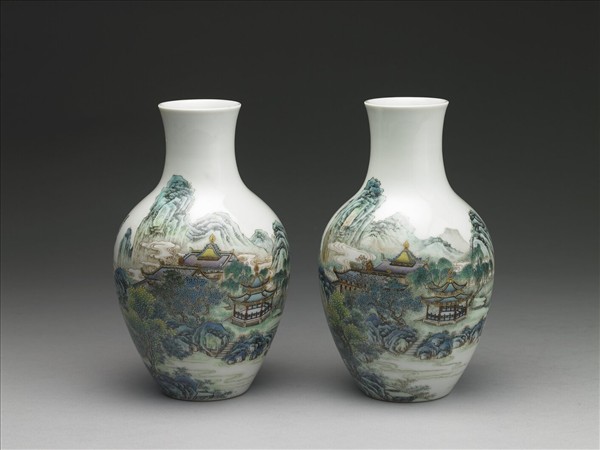 洋彩山水人物觀音瓶