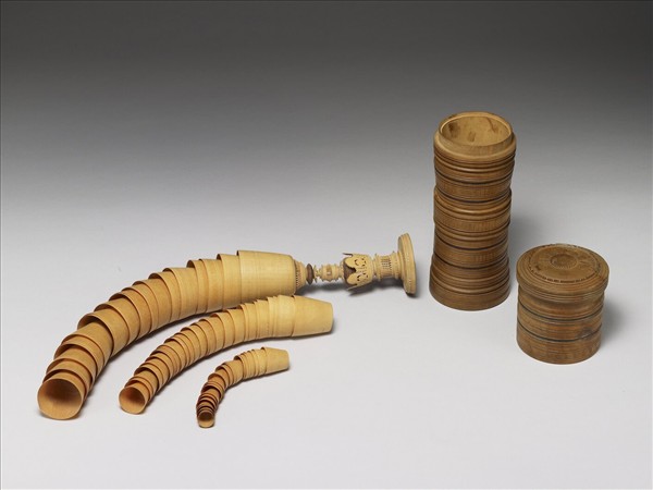 西洋木雕高足套杯