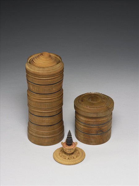 西洋木雕高足套杯