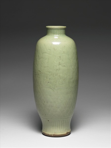 龍泉窯 青瓷劃花斜方格紋橄欖瓶