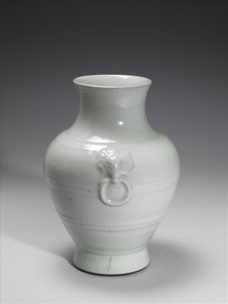 青瓷獸面銜環瓶