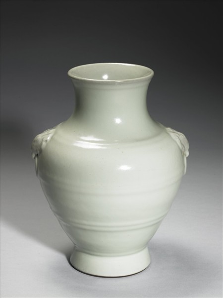 青瓷獸面銜環瓶