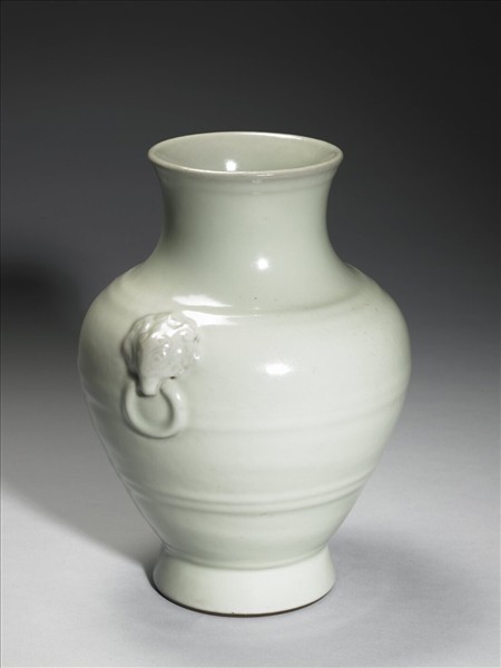 青瓷獸面銜環瓶