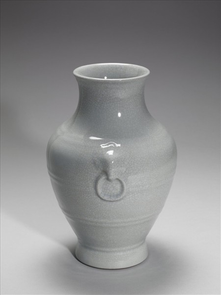 青瓷獸面銜環瓶