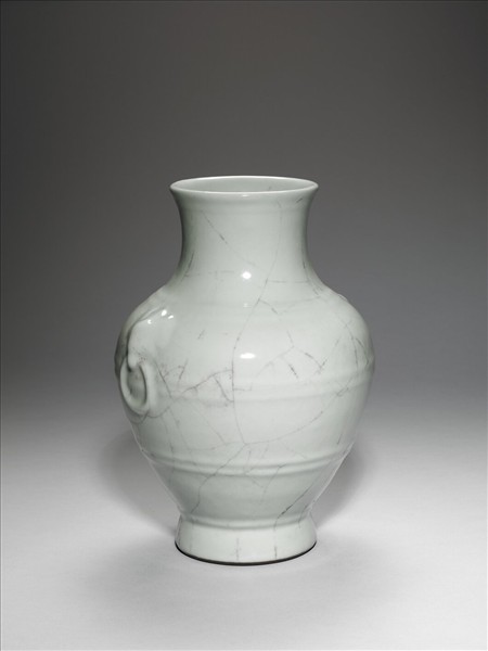 青瓷獸面銜環瓶