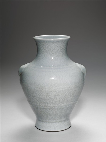 青瓷獸面銜環瓶