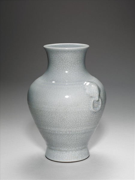 青瓷獸面銜環瓶