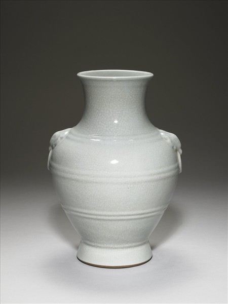 青瓷獸面銜環瓶