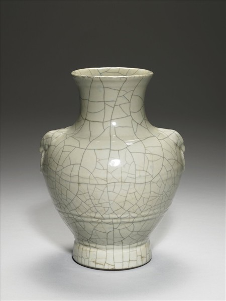 青瓷獸面銜環瓶