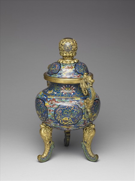 掐絲琺瑯三足鼎