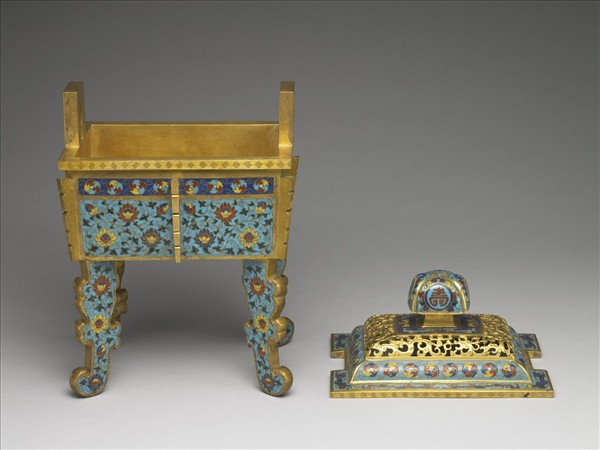 掐絲琺瑯四足鼎