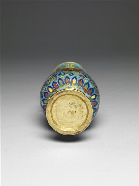 掐絲琺瑯瓶（五供）