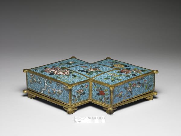 掐絲琺瑯方勝式盒