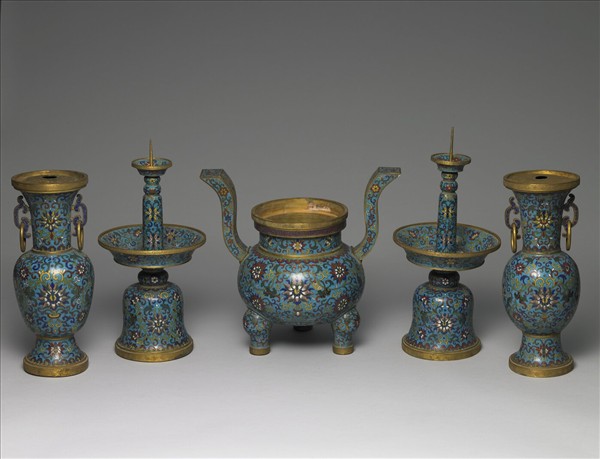 掐絲琺瑯燭台（五供）