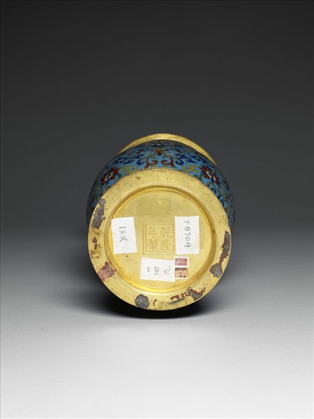 掐絲琺瑯瓶（五供）