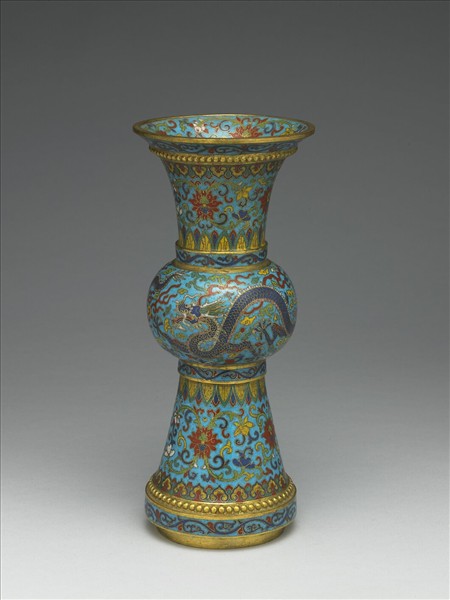 掐絲琺瑯行龍番蓮紋瓶