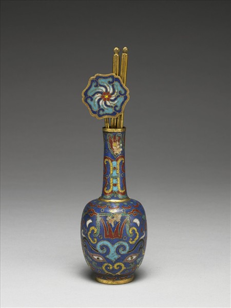 掐絲琺瑯獸面紋瓶