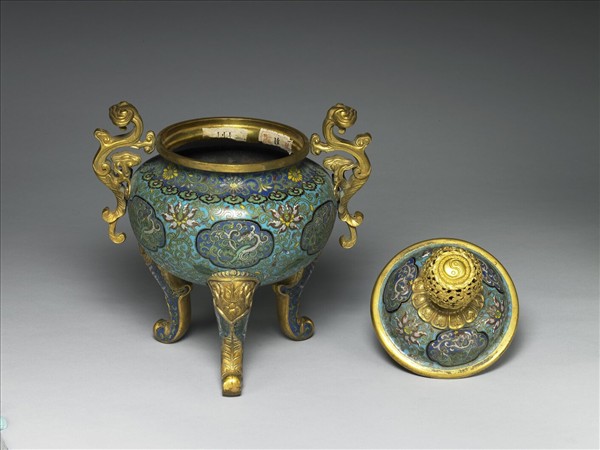 掐絲琺瑯鼎