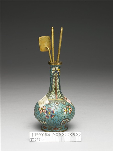掐絲琺瑯瓶
