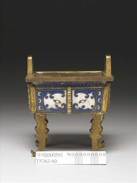 掐絲琺瑯四足爐