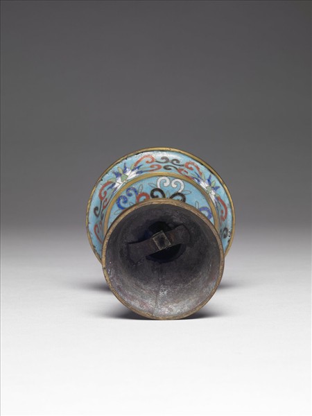 掐絲琺瑯花卉紋五供（燭台）