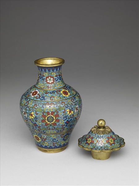 掐絲琺瑯番蓮紋蓋罐