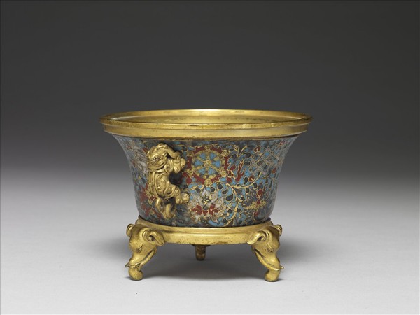 掐絲琺瑯番蓮爐