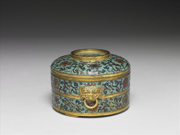 掐絲琺瑯番蓮紋盒