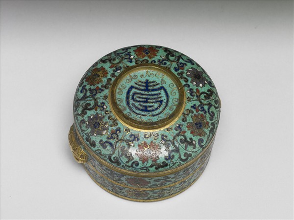 掐絲琺瑯番蓮紋盒