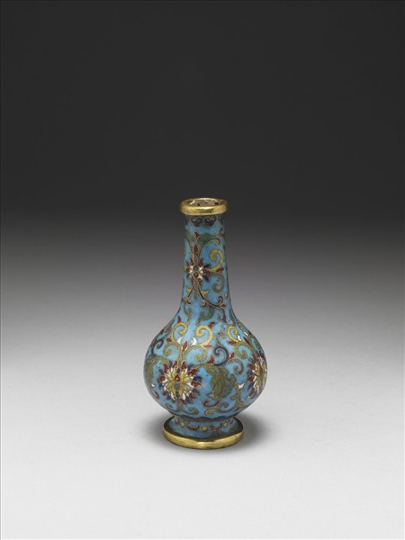 掐絲琺瑯番蓮紋瓶