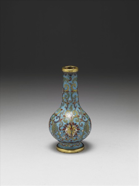 掐絲琺瑯番蓮紋瓶