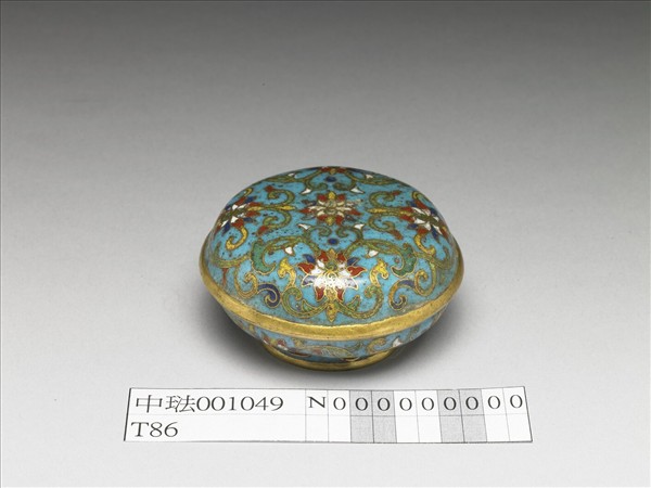 掐絲琺瑯番蓮紋盒