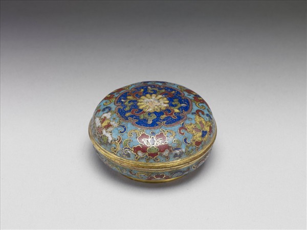 掐絲琺瑯番蓮紋盒